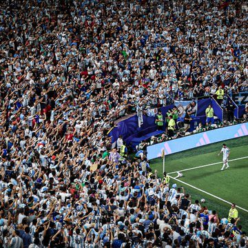 Fho_larin's tweet photo. @FabrizioRomano Pain now pride forever. Gracias por todo. You made Argentina dream again 
It’s an honour watching you play in the world of football https://t.co/cSu7CxVDeO
