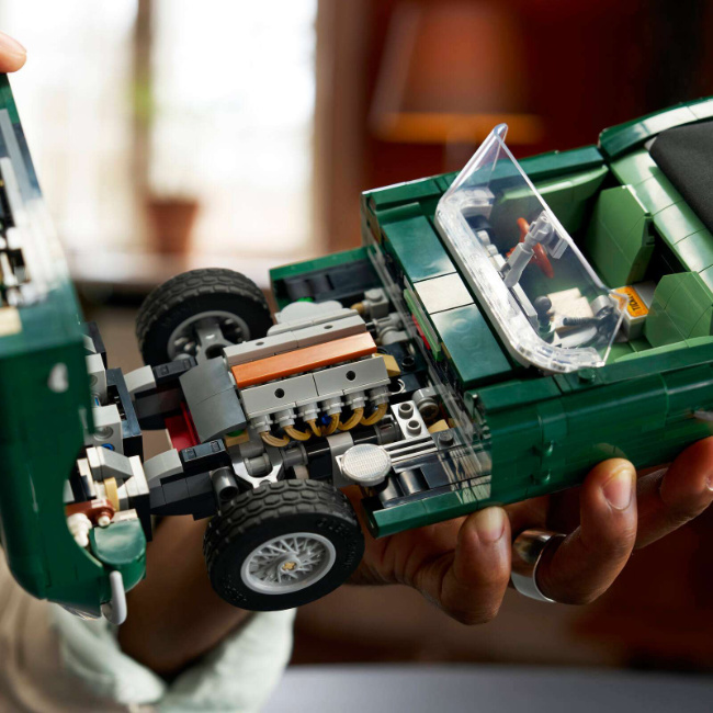 RetroToGo's tweet photo. Both Lego and Playmobil are knocking out some vintage classics right now, with the 1960s Jaguar E-Type Lego set being the latest. The attention to detail on this 1,673-piece set is ridiculous. https://t.co/BYwmzvOzCp https://t.co/LkqRAdWmTH