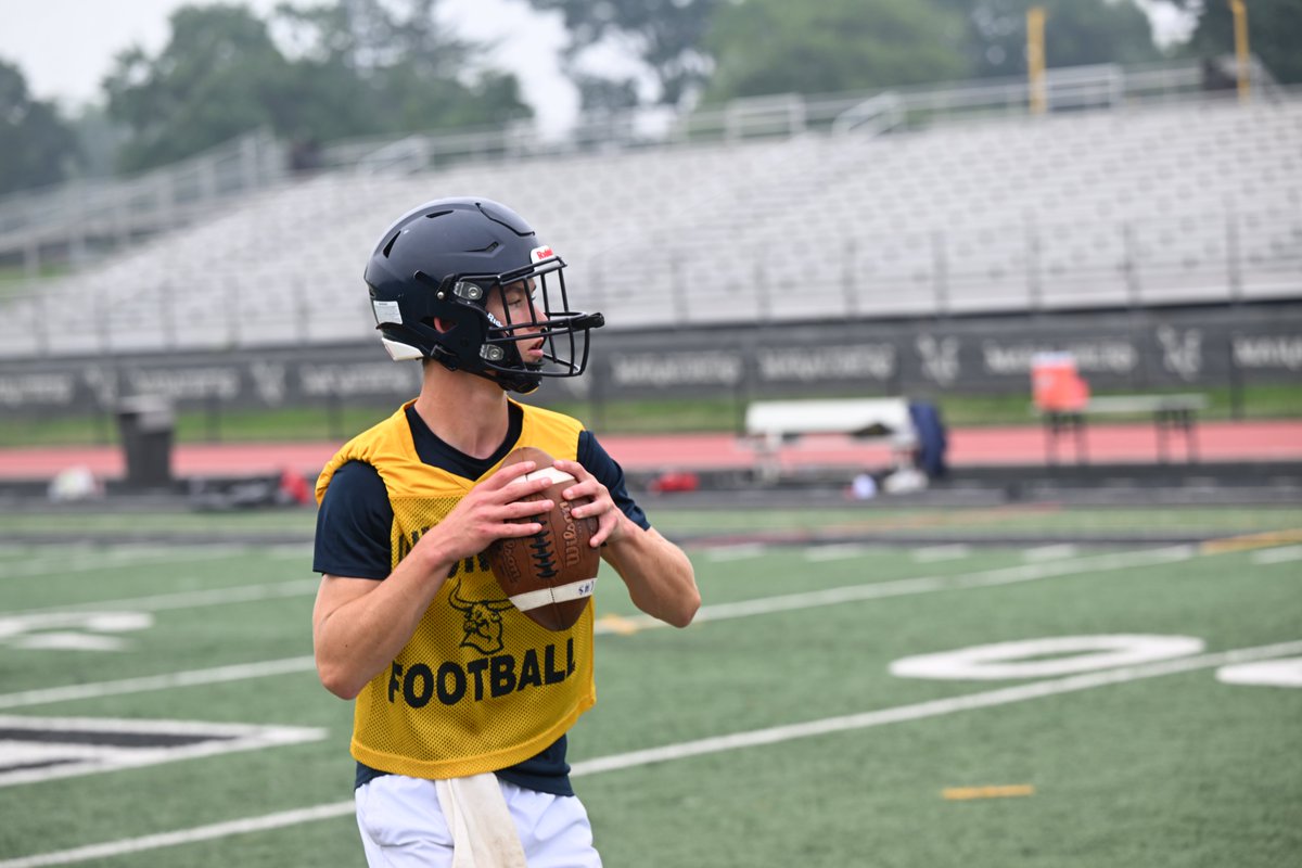 UnionvilleHSFB's tweet photo. #UPride #LEAD #NoExcusesJustBall @_CoachTimMurphy (2/6) https://t.co/yZrLkUuv9X