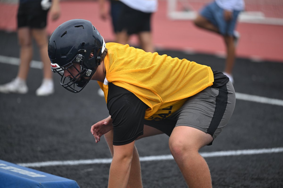 UnionvilleHSFB's tweet photo. #UPride #LEAD #NoExcusesJustBall @_CoachTimMurphy (2/6) https://t.co/yZrLkUuv9X