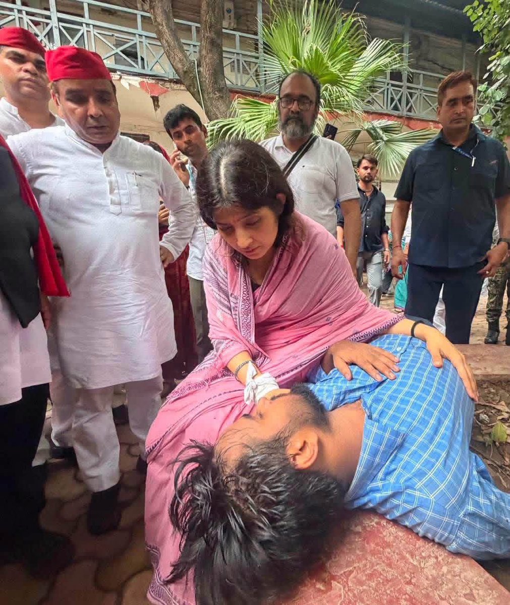 8098Sandyyadav's tweet photo. “लड़ाई छात्रों के हक़ की, 
आवाज़ बदलाव की"

NEET है या CHEAT है? https://t.co/jHcjZ9z2le