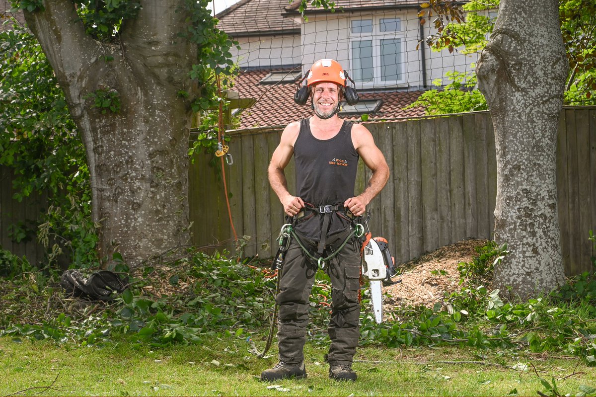 SNAPczapp's tweet photo. The Olympic medal-winning diver Peter Waterfield who competed alongside Tom Daley has swapped the diving board for sycamores and silver birches - as he has become a tree surgeon.

I’m a @snapagency Staff Photographer  #olympicdiver #treesurgeon #jobs #news #hampshire https://t.co/wNpVmvqd7J