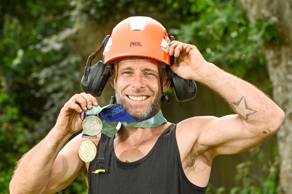 SNAPczapp's tweet photo. The Olympic medal-winning diver Peter Waterfield who competed alongside Tom Daley has swapped the diving board for sycamores and silver birches - as he has become a tree surgeon.

I’m a @snapagency Staff Photographer  #olympicdiver #treesurgeon #jobs #news #hampshire https://t.co/wNpVmvqd7J