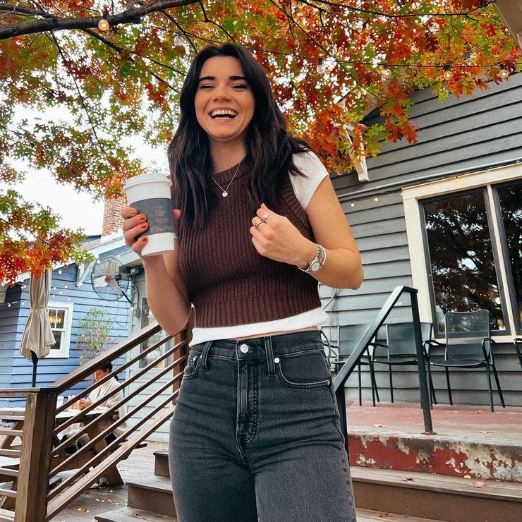 SportsReportLLC's tweet photo. CONGRATULATIONS! Brett Cooper wins this week’s Woman of the Week award. Brett cooper is a beautiful and stunning lioness. And we here at SRLLC would very much like to present her this award and pork her like a Nebraska state fair. https://t.co/z9TQM0e7Mr