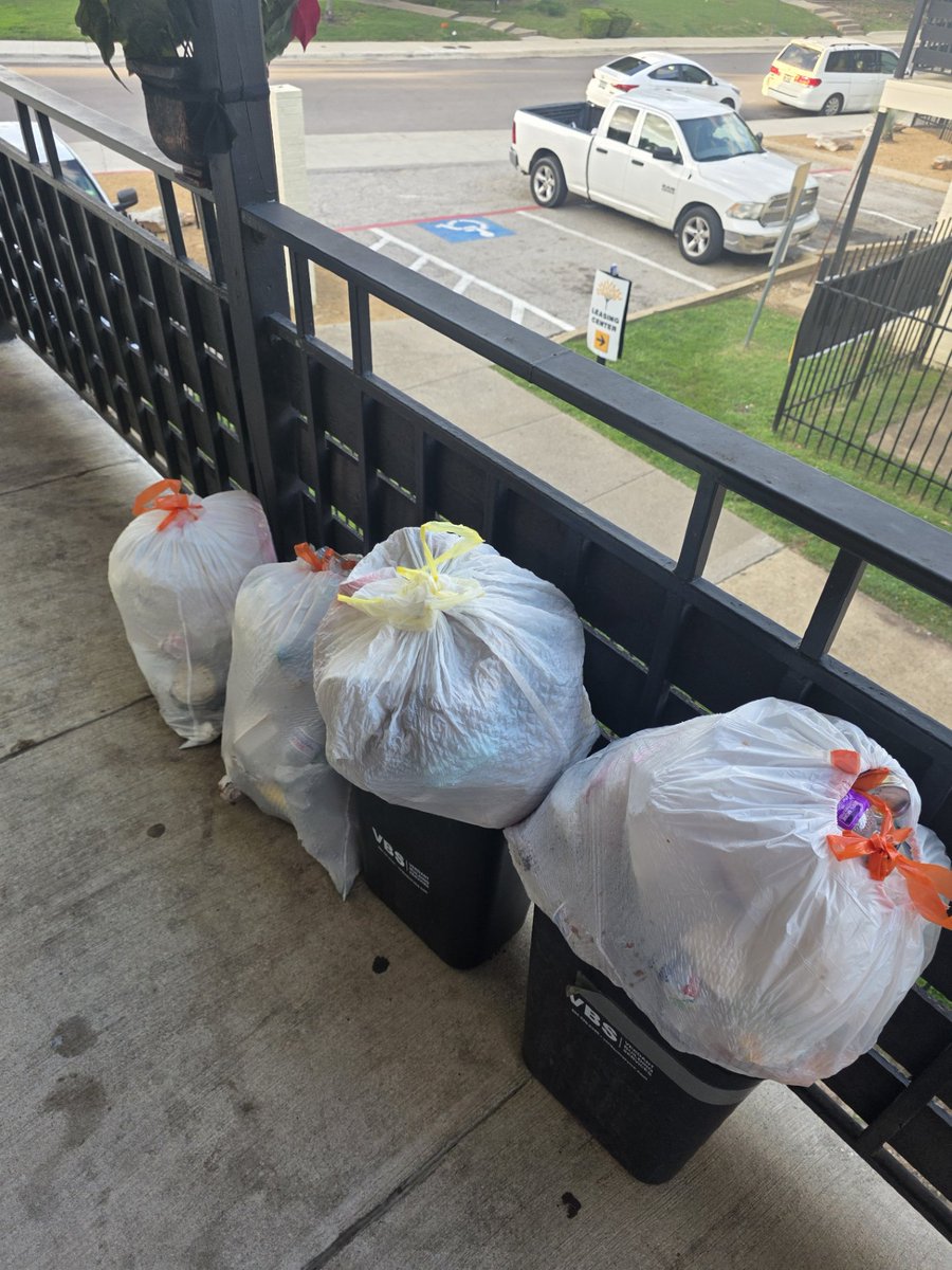 VerdantService's tweet photo. Happy Monday everyone!
Visit us at https://t.co/KE8yOWjDok
#valettrashservice #dallaspropertymanagement #dallasvalettrash #dallastx #valettrash https://t.co/NVhawf0mpI