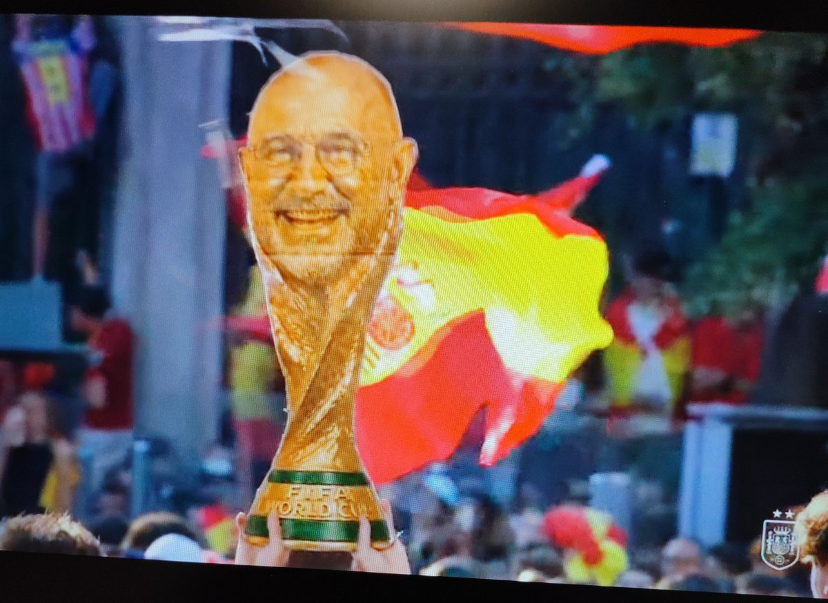 cristicris23's tweet photo. ES QUE ME MEO, QUIEN HA HECHO ESTO???? JAJAJAJAJAJA
#LaSegundaEsNuestra https://t.co/xZuwFrMsa9