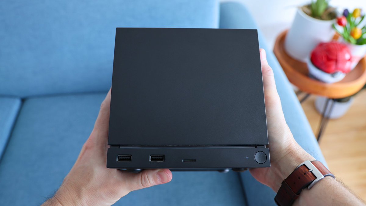 RetroGameCorps's tweet photo. New video! Here are my impressions of the Steam Machine after a week of ownership. The price sucks, but I love having it in my living room: https://t.co/ziAo7j5J5I https://t.co/UB2Nwb6GmE