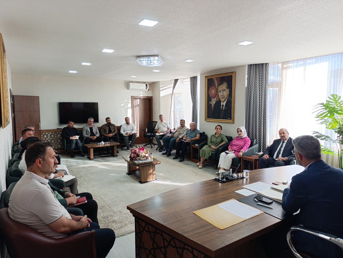 avibrahimK's tweet photo. AK Parti Erzurum İl Başkanlığımızda, haftalık olağan İl Yürütme ve Yönetim Kurulu toplantımızı gerçekleştirdik.
Toplantımızda teşkilat çalışmalarımızı değerlendirerek, önümüzdeki döneme ilişkin planlamalar üzerine istişarelerde bulunduk.
Toplantımızın hayırlara vesile olmasını temenni ediyoruz.