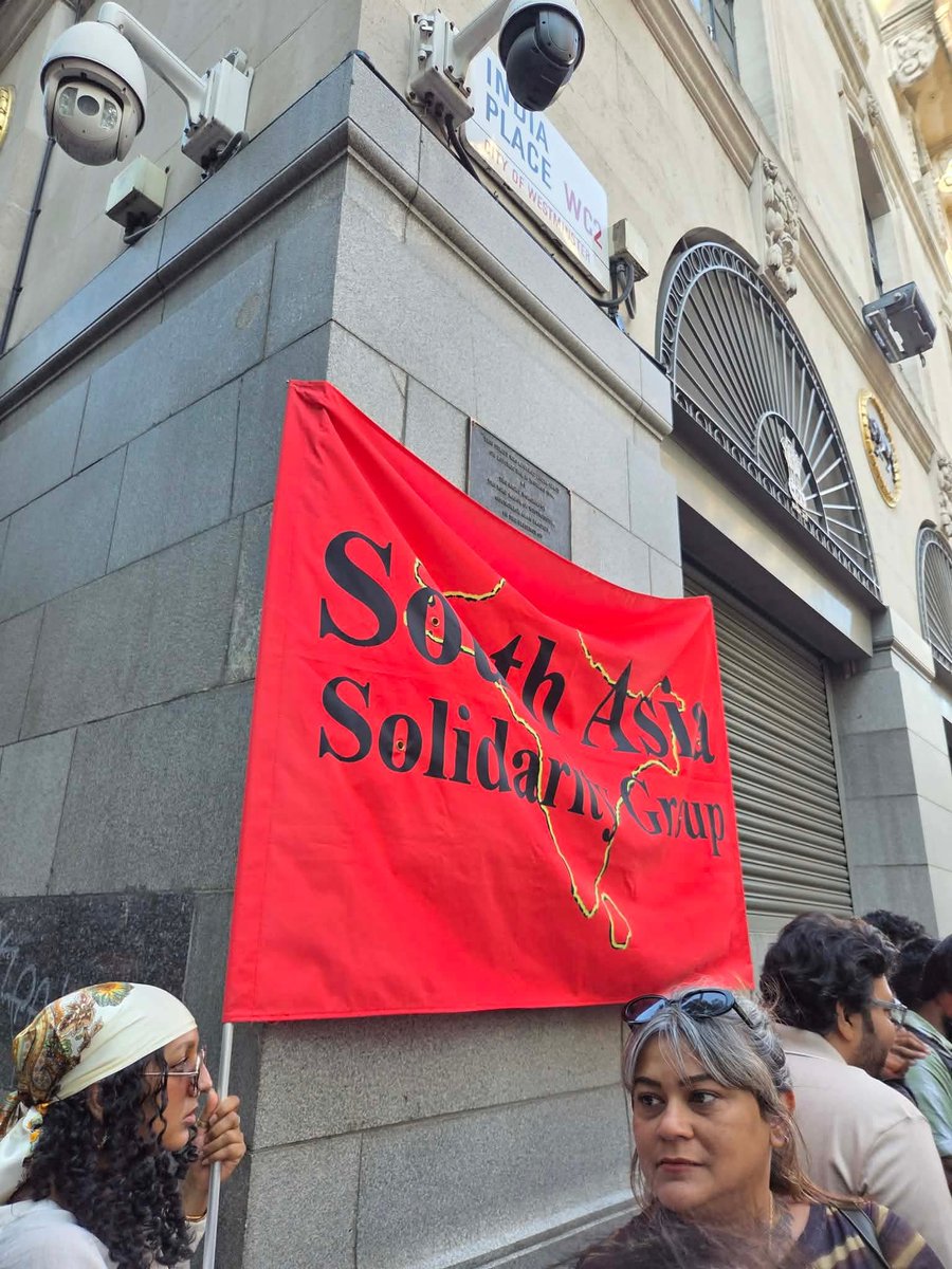 SAsiaSolidarity's tweet photo. Happening now! Hundreds of people have gathered outside the Indian High Commission, London in  solidarity with the massive youth protests  rocking India demanding the resignation of Modi and Education minister #DharmendraPradhan 
##संसद_मार्च https://t.co/hhUlBkouRS