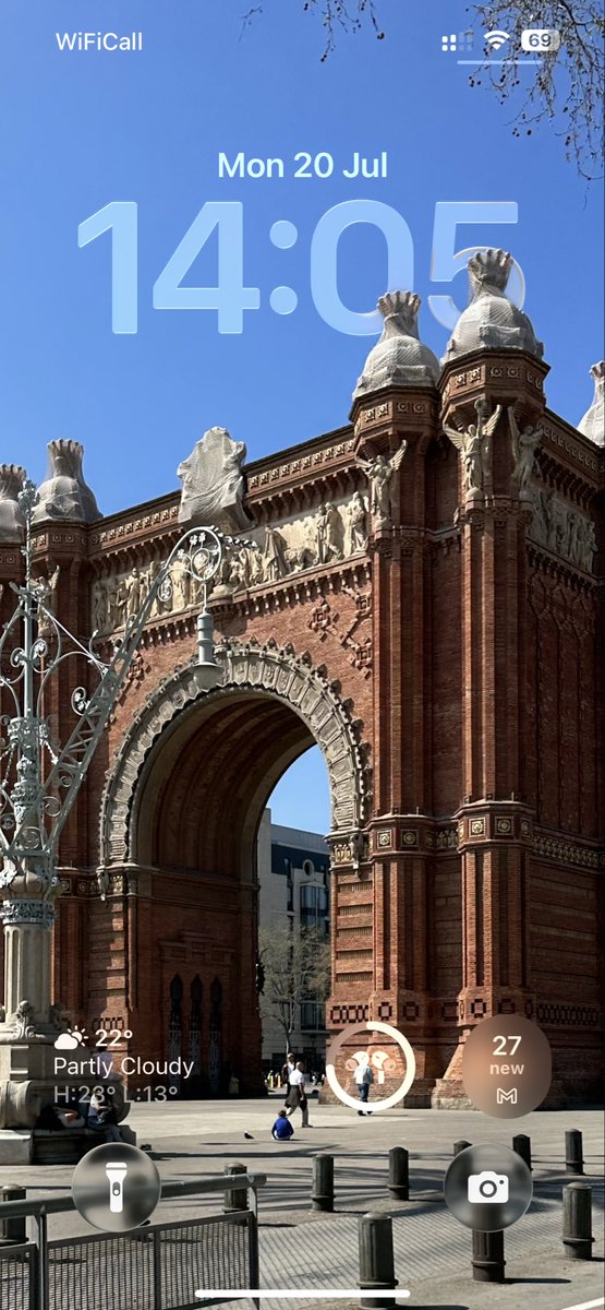 DantheDanielIX's tweet photo. Rotating lock screens with pictures I took myself, has been the best thing about my phone in the past week.

Milan. Barcelona. Lisbon. London https://t.co/aODvQuTt7q