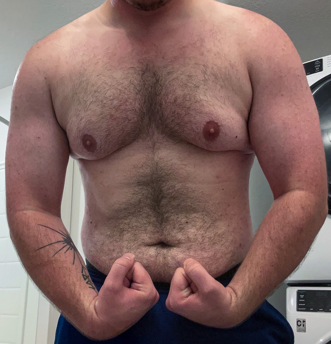 ethanscrafty's tweet photo. feeling large today https://t.co/hn6S4uWsYw