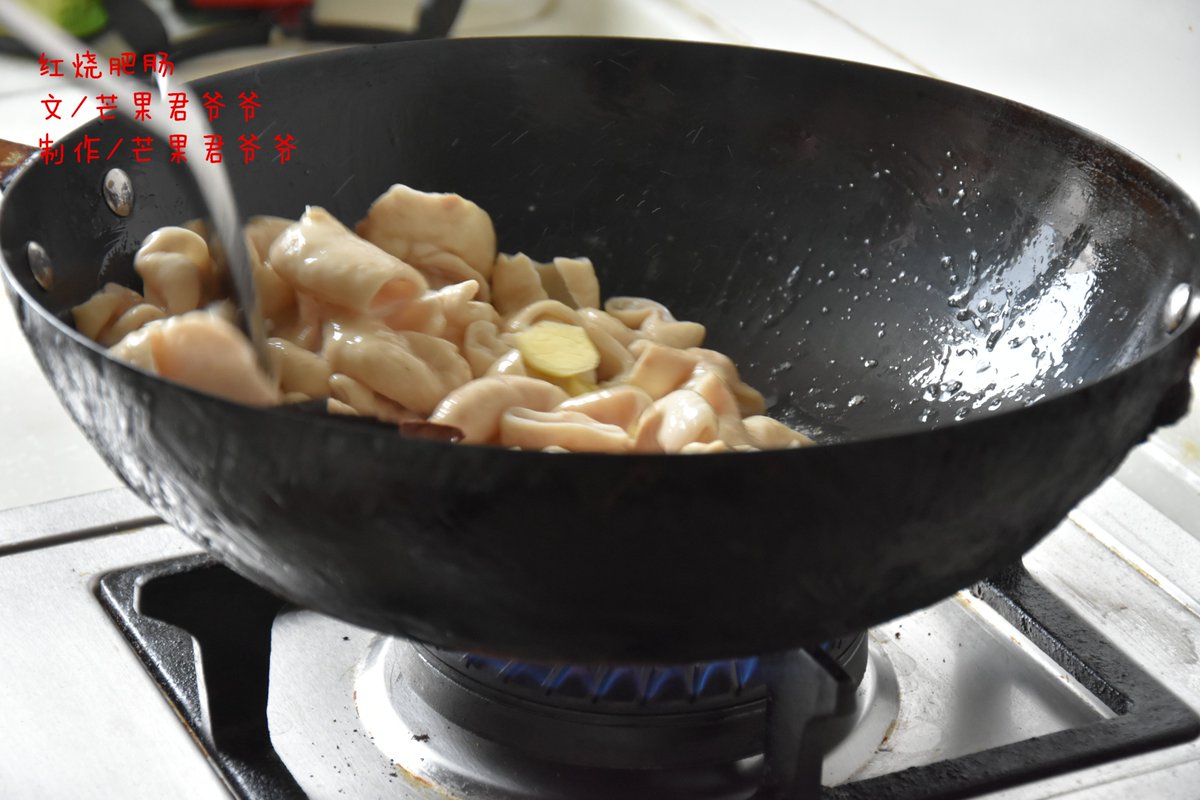 leftright1103's tweet photo. Just whipped up a warm batch of garlic butter mushroom pasta in 15 mins! Creamy, aromatic, and perfect for a cozy weeknight. ， https://t.co/jGLiBsBJQP