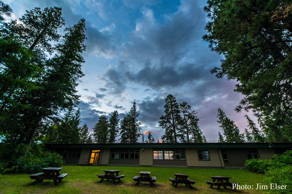 ijnr_official's tweet photo. Calling all alums! Join us in MT in October for a two-day climate journalism forum, based at the Flathead Lake Bio Station! We'll chat about climate coverage, get out on the water with researchers, and recharge. Read more about what we have planned:  https://t.co/S8BJ1xkMAJ https://t.co/zcTG0MbWje