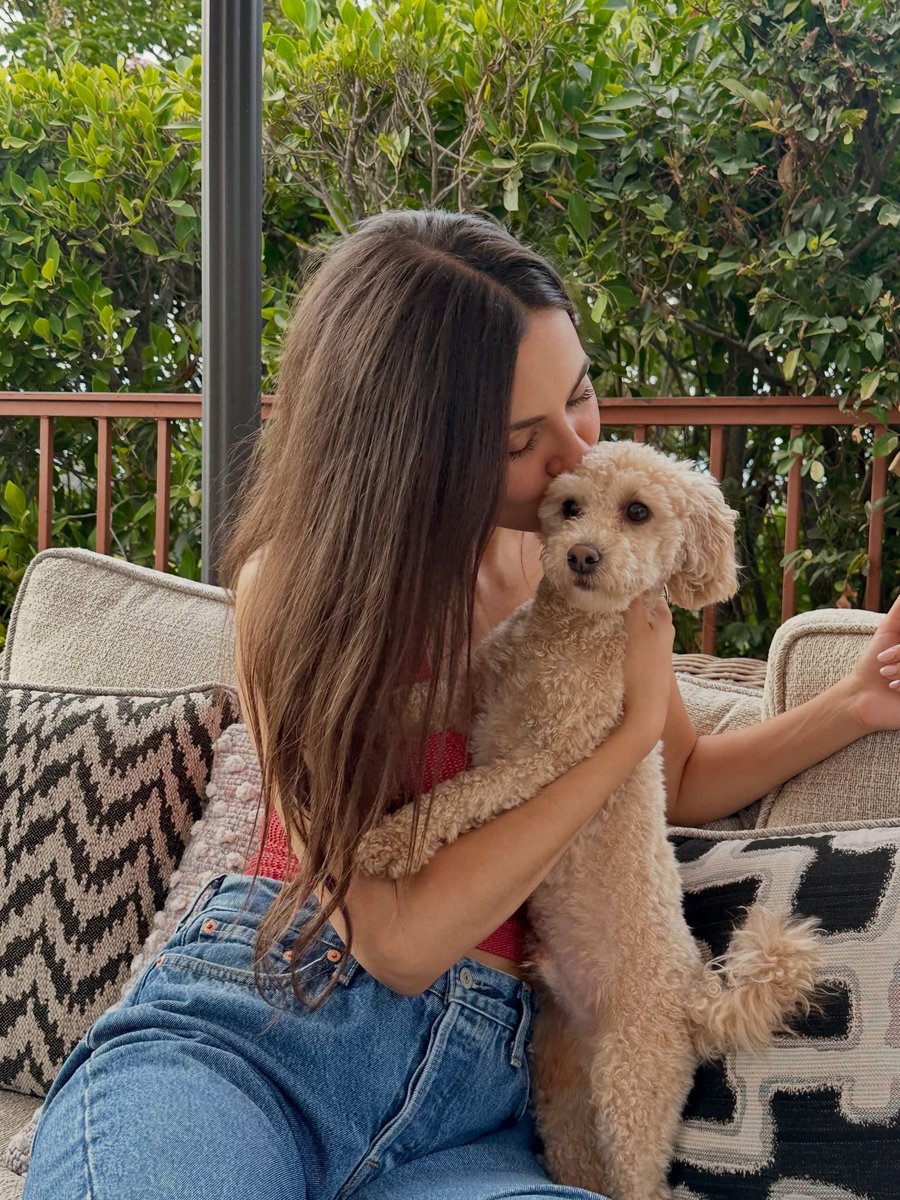 VictoriaJustice's tweet photo. Hump of the month dump!✨🥧🌊⚓️❤️‍🔥🎙️🦷🥰🙏🏼🩵🌞 https://t.co/IR2vZUC2Yn