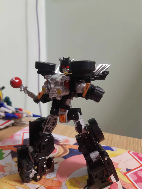 KokeishaMeryl's tweet photo. 44) Bone Shaker

This was a pleasant surprise when I got it. The leg transformation's quite fun even if the upper half's quite basic. The figure looks good too.
Do wish it had sword-wielding wrists but that's not a major complaint. https://t.co/tvpcQKT9dw