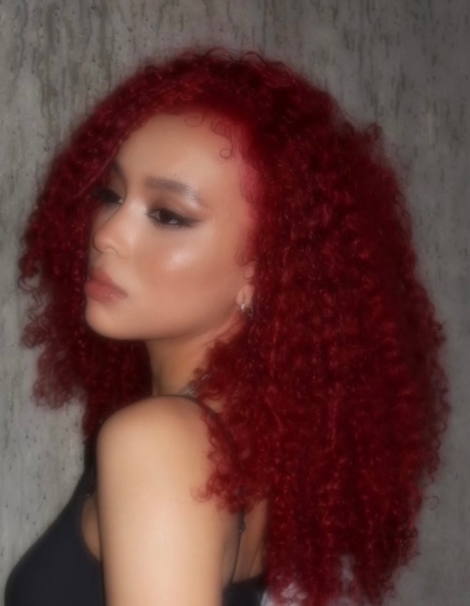 g1rlset's tweet photo. thank you to whoever told savanna to get red hair. we are BLESSED https://t.co/IYCPe78Mxv
