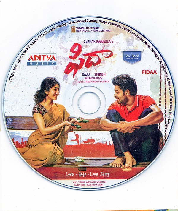 MovzMusicals999's tweet photo. #9YearsForFidaa
Heartwarming romantic musical powered by compelling characters.
#Fidaa Audiocd @adityamusic
@shakthikanth musical
@IAmVarunTej @saipallavi92 @sekharkammula @SVC_official @DilRajuProdctns @DilRajuOff_ https://t.co/sTR7UqQCbf