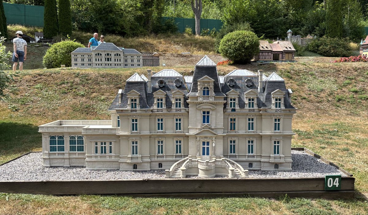 ChrisdEpinal's tweet photo. Plombières-les-Bains - Parc des miniatures 
Château d’Epinal
Château d’Haroué
Château de Luneville
Château des Brasseurs de Xertigny https://t.co/pcOdPmVozy