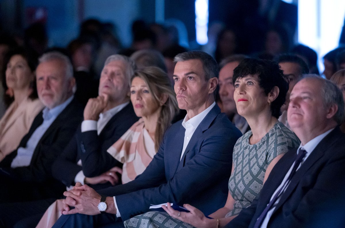 lanochedecuesta's tweet photo. "Si no estaban temblando en el Partido Socialista, si no está temblando Pedro Sánchez en estos momentos, pues a lo mejor debería hacerlo"

🎙️ @carloscuestaLD en #NocheDeCuesta https://t.co/pnEcUSrvNR