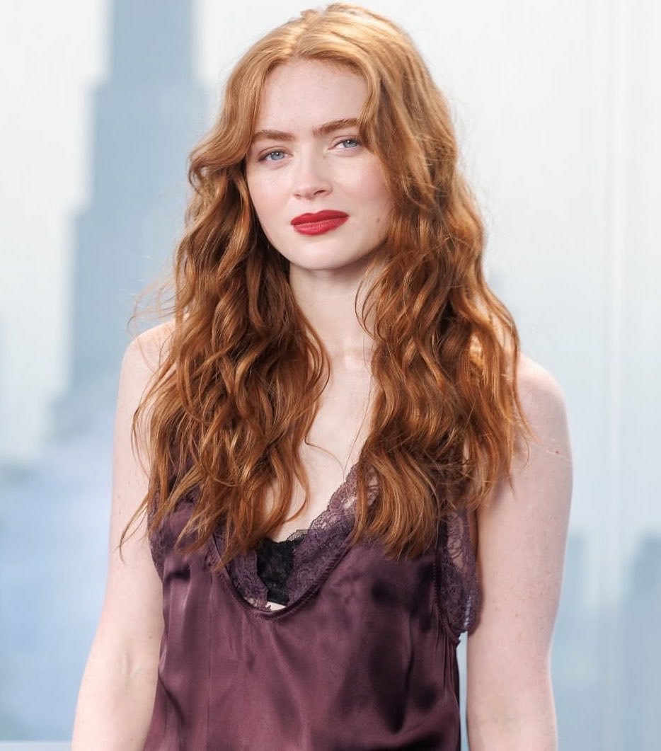 ThisaraNeo's tweet photo. Sadie Sink at the #SpiderManBrandNewDay�📷 photocall in New York City. 

#SadieSink https://t.co/kJMCIKlVom