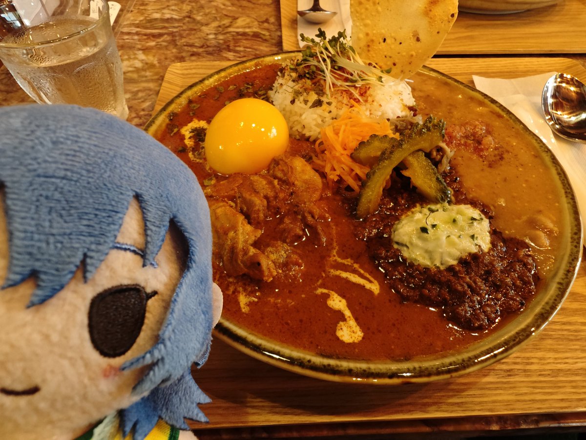 長谷寺近く cafe NAGYさん スパイスカレー3種あいがけ スパイス煮卵
