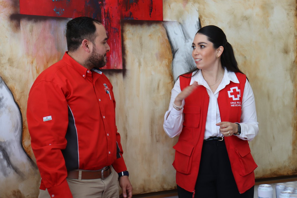 CruzRojaDgo's tweet photo. En nombre del Ing. Marcos Vargas Aguirre, Delegado Estatal de Cruz Roja Mexicana en Durango, expresamos nuestro más sincero agradecimiento a @HeinekenMexico por el generoso donativo de agua potable destinada a las personas damnificadas por desastres y emergencias. 🙏 https://t.co/xUvprwlsHh
