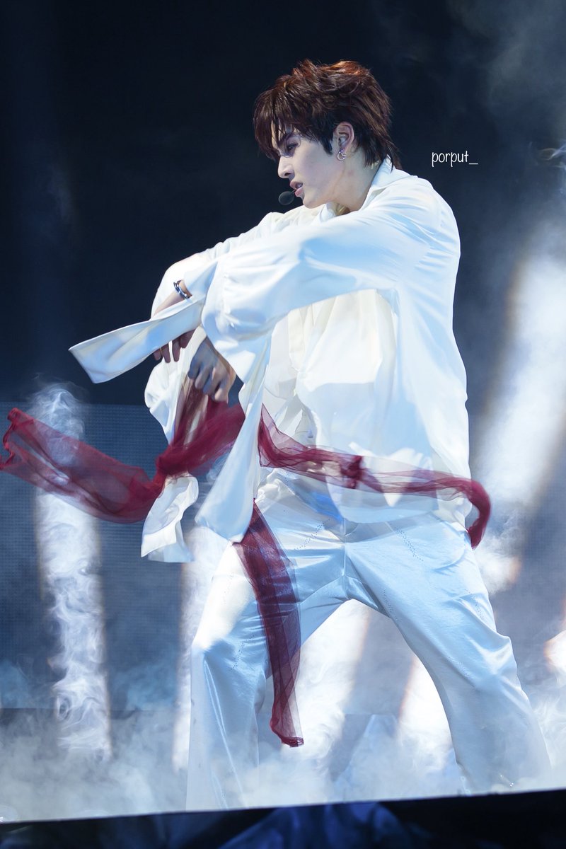 porput_'s tweet photo. contemporary dance ต้าเก่งมาก สวยมาก
มีอะไรให้ surprise ได้ตลอด 🤟🏻🤍@Ppsanta 

PERTHSANTA NEVER ENOUGH

#PerthSantaConcertD2
#PerthSanta #เพิร์ธแซนต้า
#Santapp https://t.co/57UWBCCQMe
