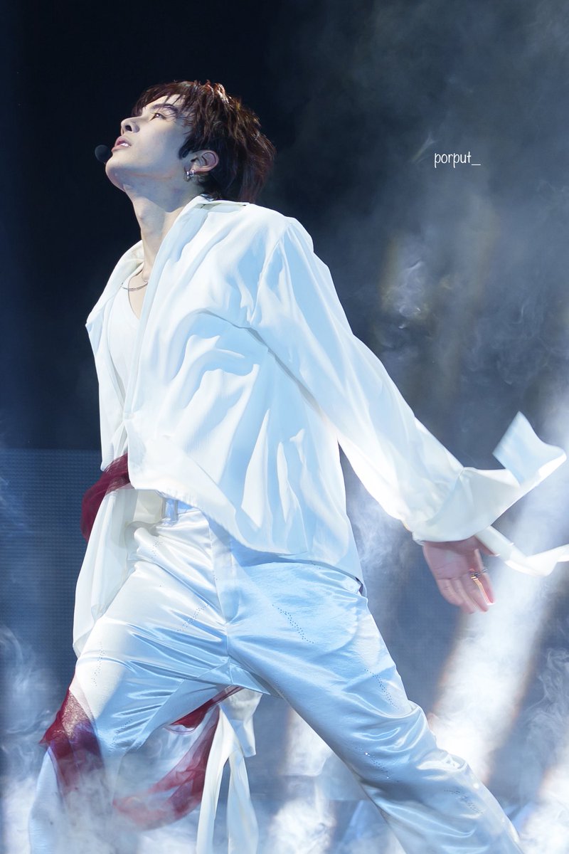 porput_'s tweet photo. contemporary dance ต้าเก่งมาก สวยมาก
มีอะไรให้ surprise ได้ตลอด 🤟🏻🤍@Ppsanta 

PERTHSANTA NEVER ENOUGH

#PerthSantaConcertD2
#PerthSanta #เพิร์ธแซนต้า
#Santapp https://t.co/57UWBCCQMe