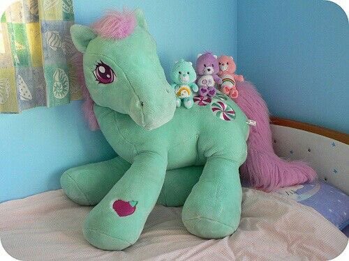 veryangelberry's tweet photo. i want the huge g3 plushies so so bad https://t.co/vGfbIr604z