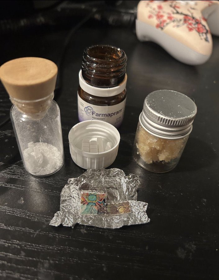 blurredlines_1's tweet photo. What do you call Ketamine , farmapram , Acid , Live resin and gaming ?
#drugtwt #coketwt https://t.co/XixjExXxBM