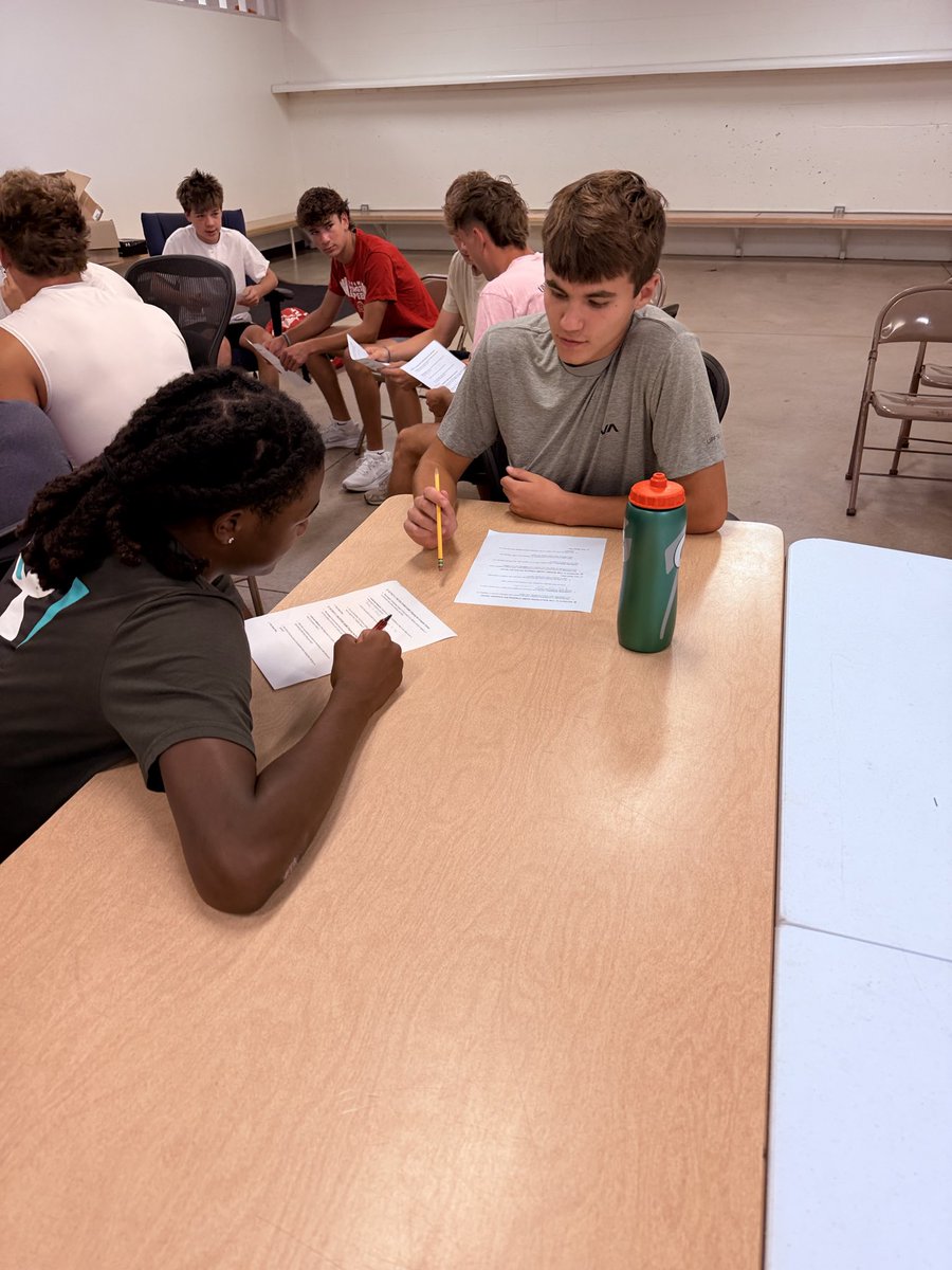 SeniorRamsFB's tweet photo. Great leadership council meeting today. We discussed habits that  build trust and eliminate ones that break it. https://t.co/Wv5TAhg51z
