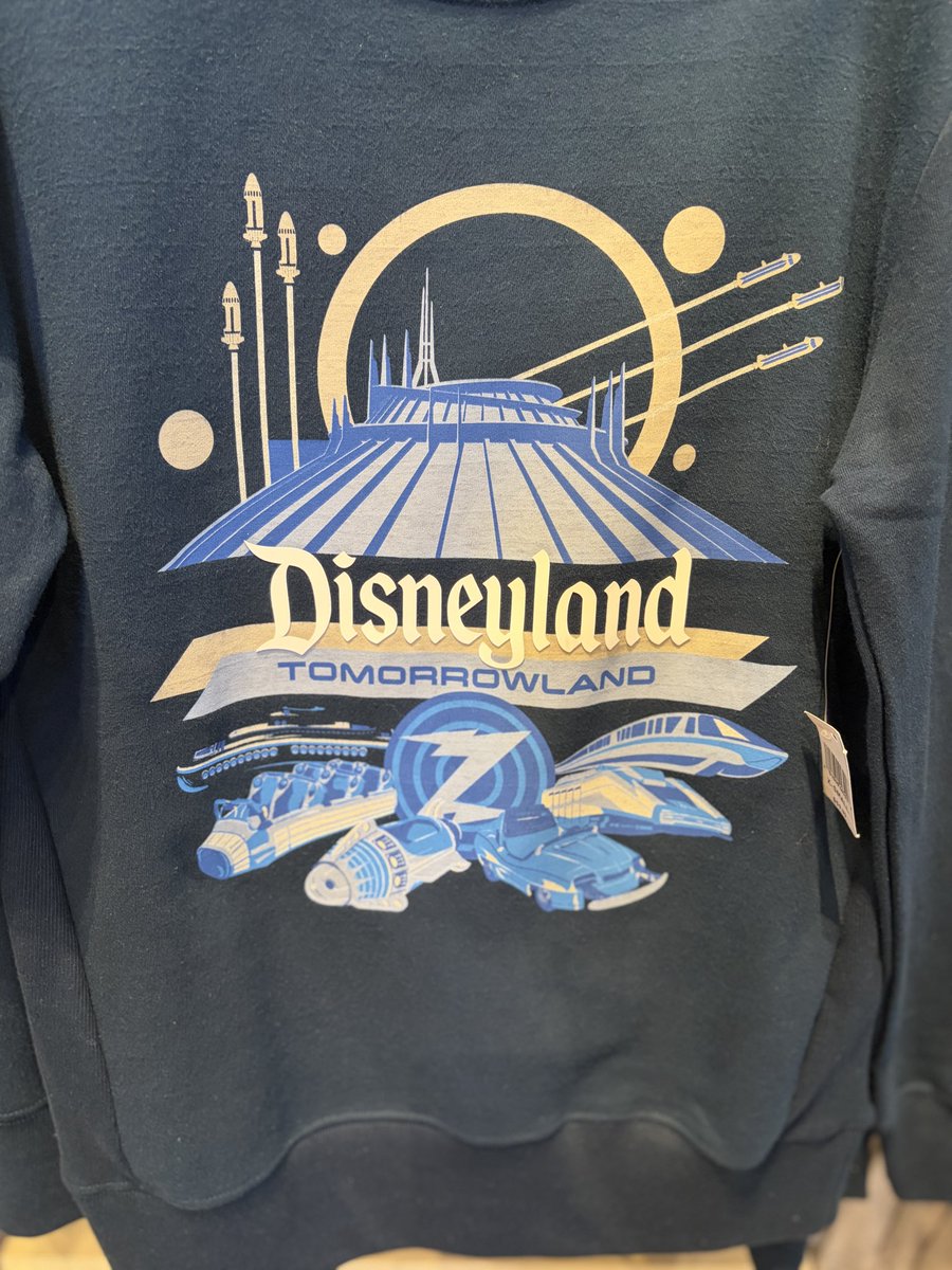 endorexpress's tweet photo. A very Disneyland-centric Tomorrowland sweatshirt features the Star Tours Starspeeder among other vehicles. 
#StarWars #StarTours #Disneyland https://t.co/06DNsMq2am