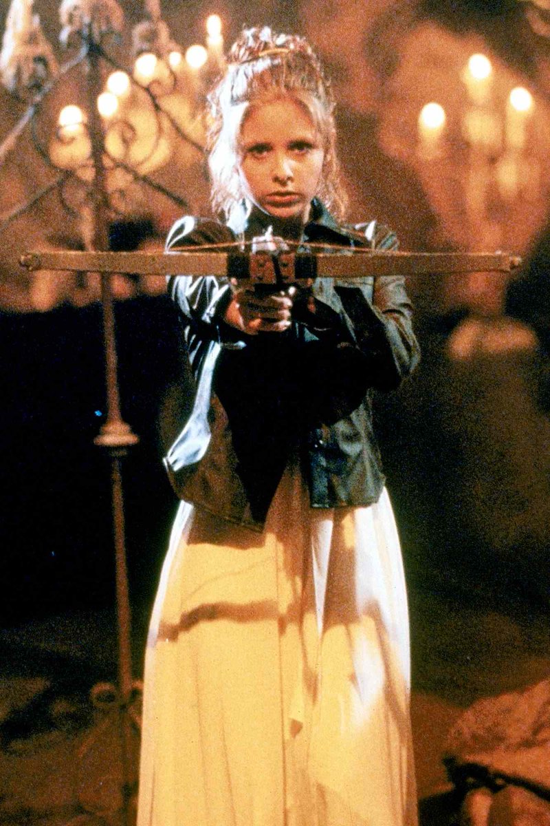 notgwendalupe's tweet photo. She was slaying those vampires but she was always doing it in style. https://t.co/Rtyx352Qgr