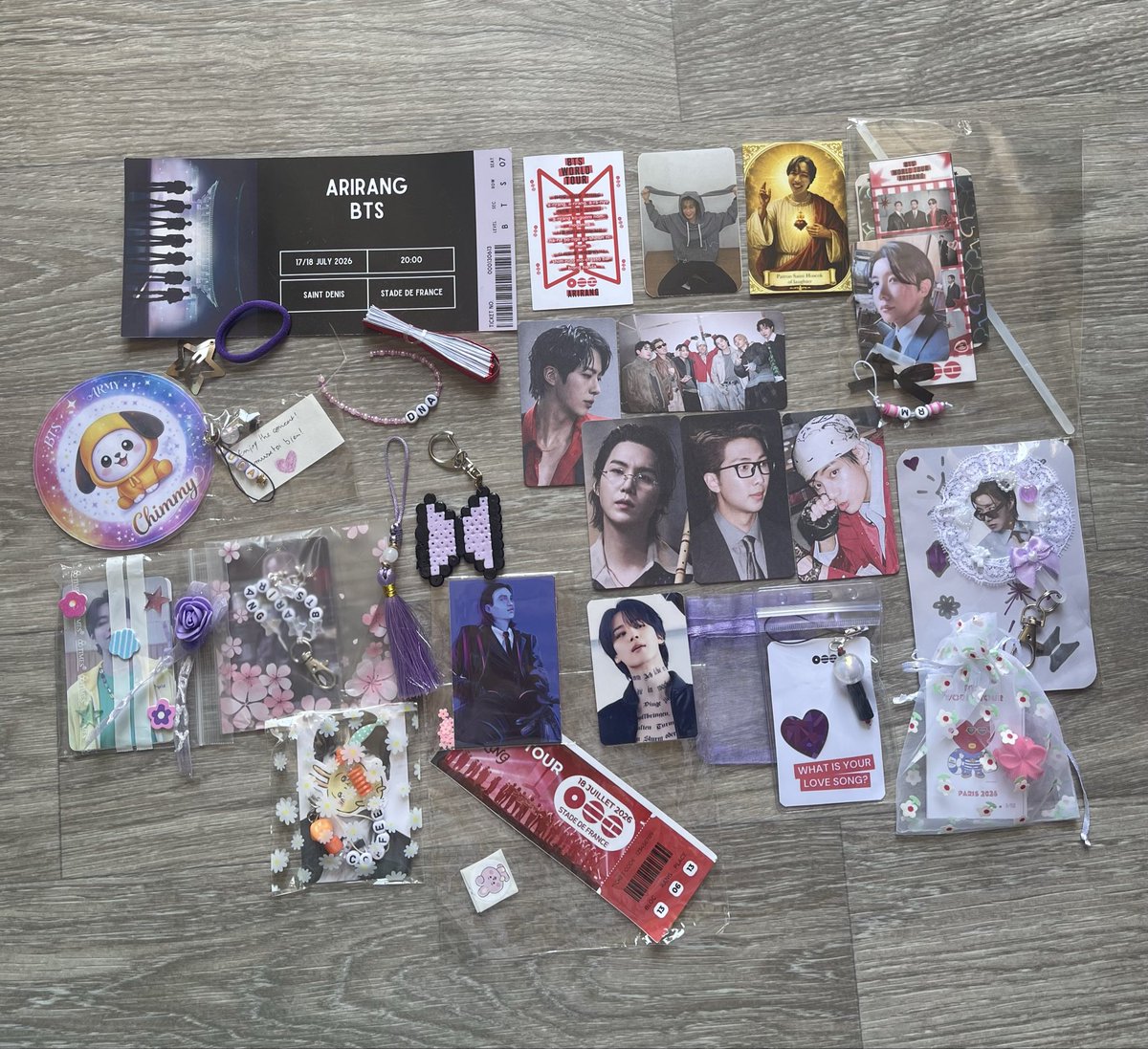 Dreamwalker__'s tweet photo. Thank you to all Armys who gave me freebies at the concert, you were all so sweet. 💜🥰

But the ones who looked at me from head to toe and walked away just know that i’m extremely shy and introverted, it’s really hard for me to speak to people, you could’ve been nice about it.🥺 https://t.co/MIiQAFuzvD