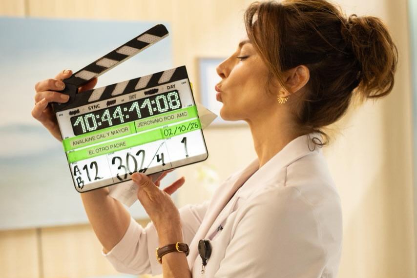 OirenGarcia's tweet photo. "Hay proyectos q se hacen con trabajo, y otros q además se quedan para siempre en el corazón. El otro padre fue una de esas aventuras: un equipo extraordinario, un elenco inmenso y un grupo de personas increíble... Prepárense para una historia q los va a conmover"
#ElOtroPadre https://t.co/ww1c85DJMi