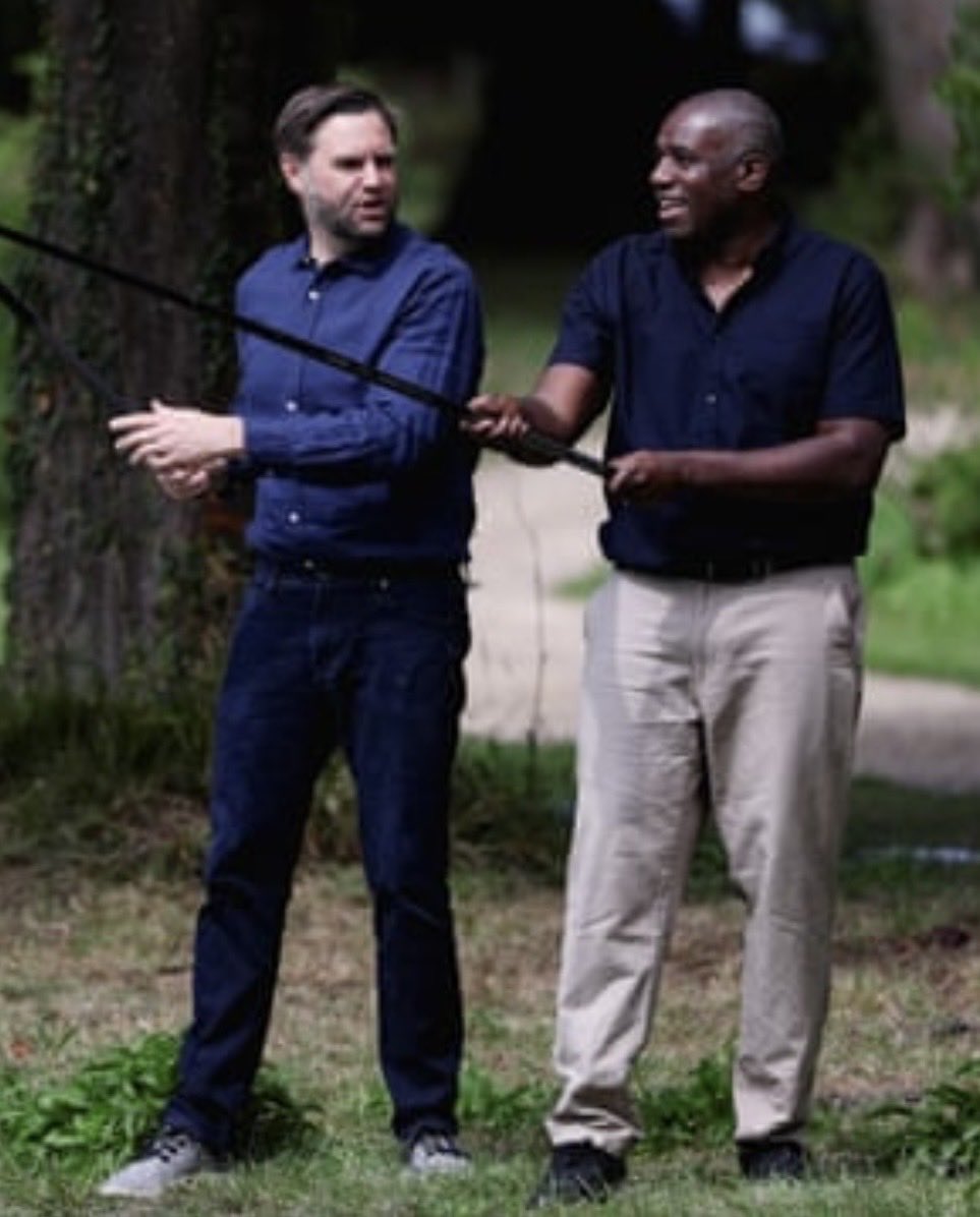 MarkWoollard3's tweet photo. @DavidLammy @Keir_Starmer My opinion of you changed completely when you snivelled up to with him………same values and ‘friends’ https://t.co/xfLj24WNtN