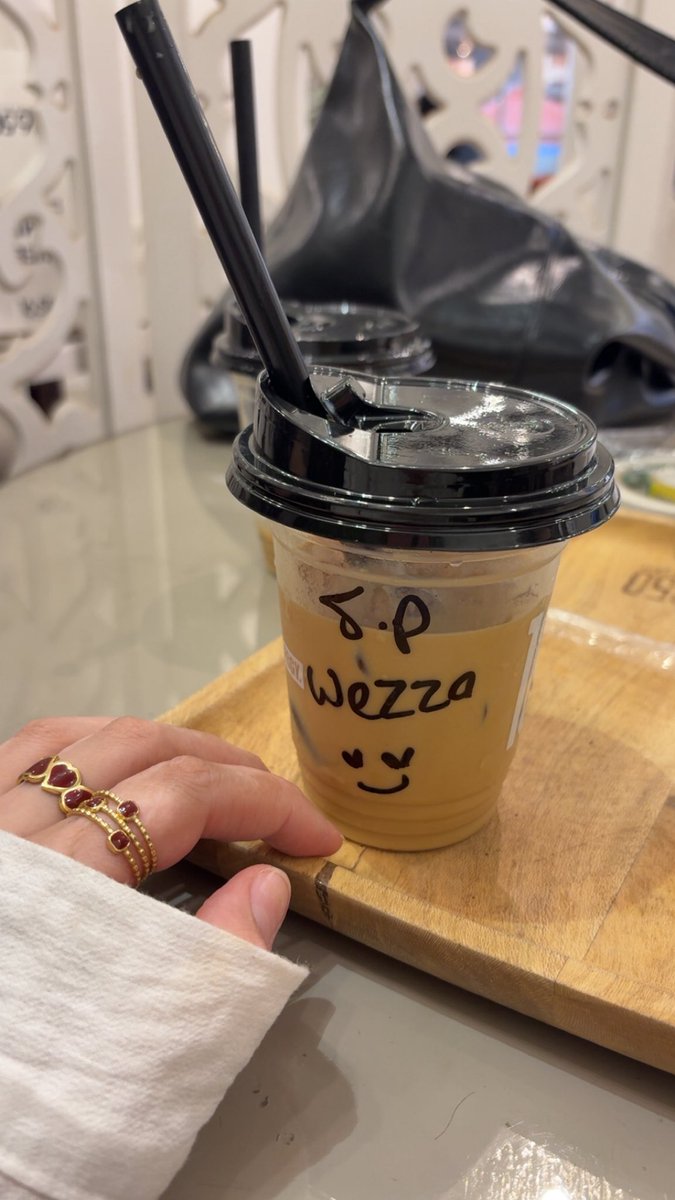 Mariaaaam55's tweet photo. مشروبي المفضل  Iced Spanish Latte اصلا 🇪🇸🤪 https://t.co/vH3908vgFs
