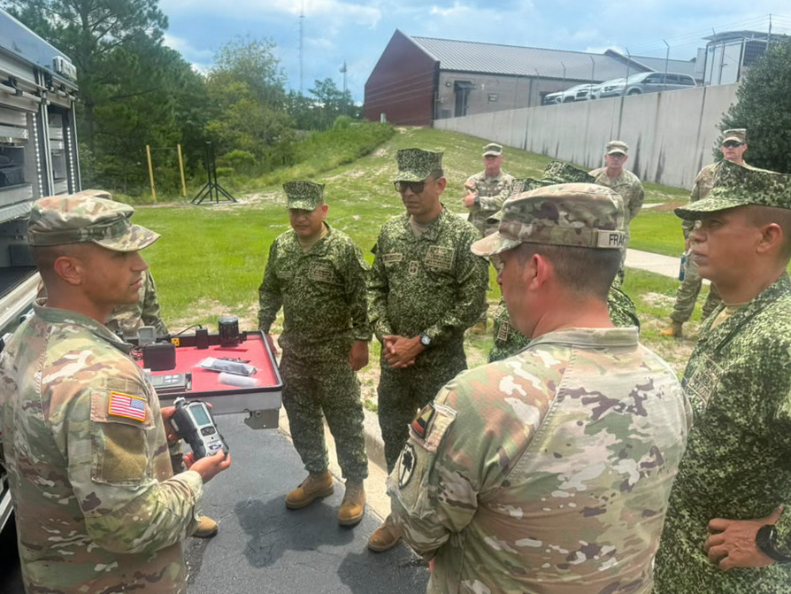 USNationalGuard's tweet photo. .@SCNationalGuard members hosted their Colombian Navy partners to strengthen disaster response operations, demonstrate equipment and share best practices. South Carolina Guardsmen have worked closely with the Colombian military since 2012 through the State Partnership Program. https://t.co/CLiDCeMgzA