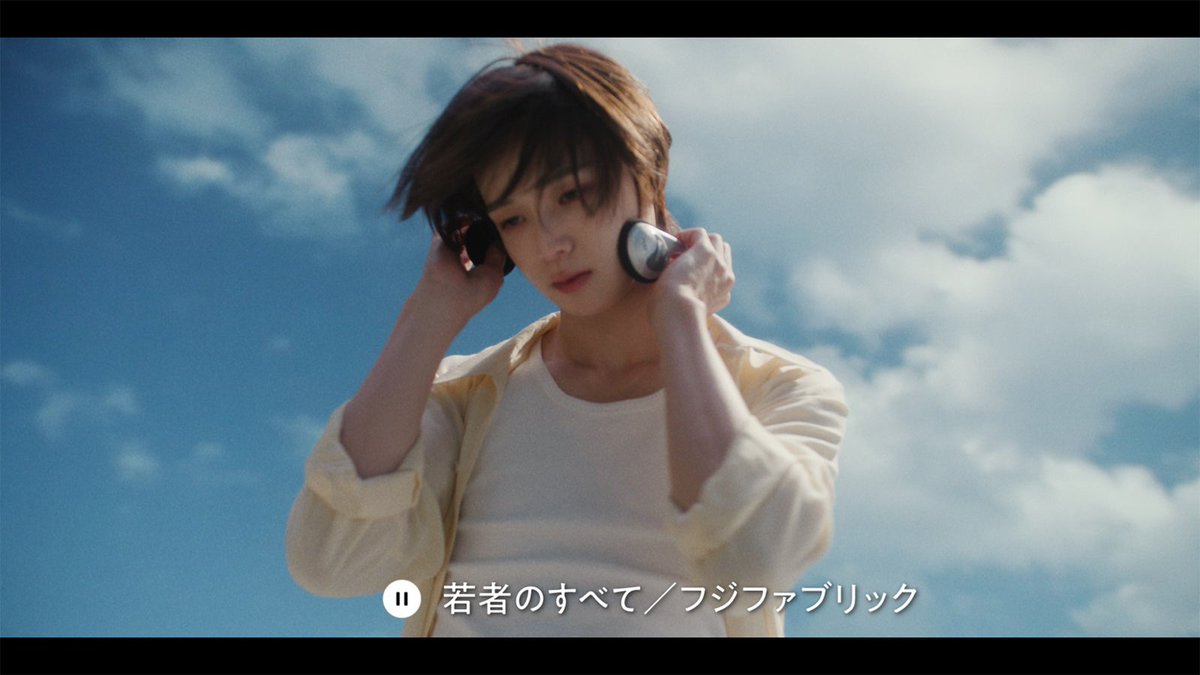 modelpress's tweet photo. 佐藤健・K（&amp;TEAM）
ソロ出演の新CM公開✨️

佐藤出演の『チルい夏』篇では
ヨルシカの人気楽曲2曲を起用🌴

K出演の『扇風機の夏』篇では
湘南乃風・フジファブリック名曲が彩る🎐
https://t.co/uTHoEPbUpG https://t.co/Ct1SwuxkZd