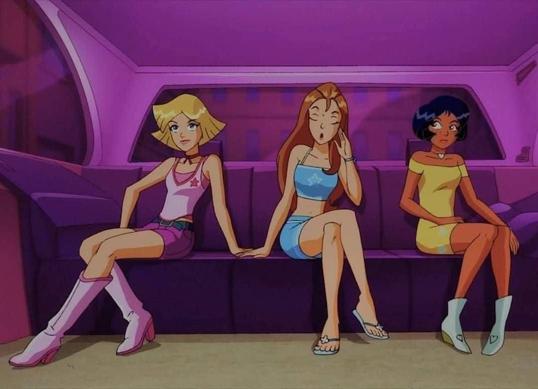 pamvonhadder's tweet photo. I wanted their ￼closet sooo bad when I was 12 💗 https://t.co/ihwUSgm3AC