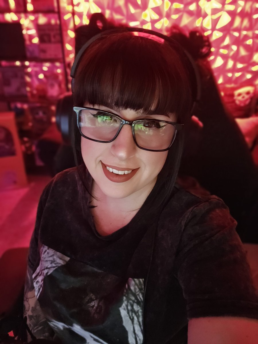 ImAGaminPotato's tweet photo. 🔴 LIVE with some Moldrise and spooky demos! Come by, hang out, all are welcome 💜
#indiehorror @CEOsOfScreams #moldrise
https://t.co/w5fcHpuV1x https://t.co/LSdPgZYGBR