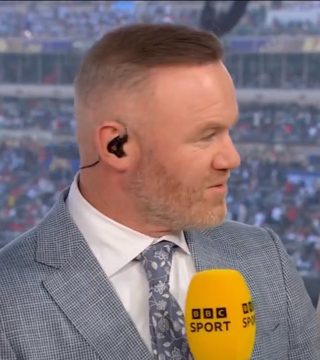 EliteFutbolTalk's tweet photo. 🚨 Wayne Rooney : I would have been bitter like Ronaldo if my competitor was miles ahead of me. 

“Ronaldo is a cry baby as always. Not his first time liking an IG post, so imagine what he went through when Messi won the world cup”. https://t.co/vcNwLgE0PN