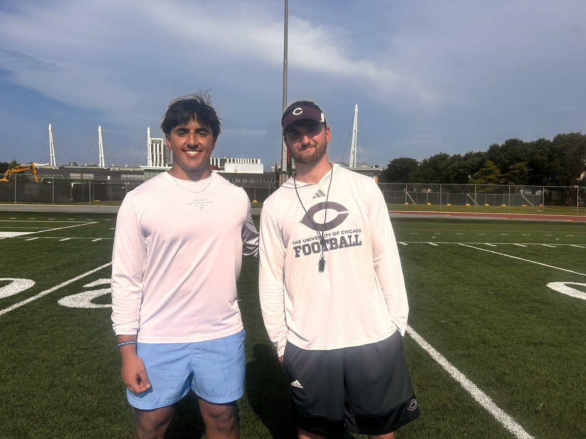 riansbrar's tweet photo. I had a great time visiting @UChicagoFB! Thank you @CoachDGallagher for having me. I’m looking forward to staying in touch! @CoachK_UChicago @VHSFootball @RecruitVandyFB https://t.co/6oa44skhEM