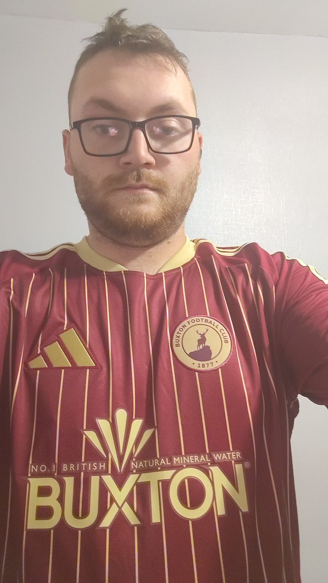 SamBot2k17's tweet photo. @Buxton_FC As soon as I saw this I was like I need it so I'm happy with my purchase https://t.co/myF98Qig7B