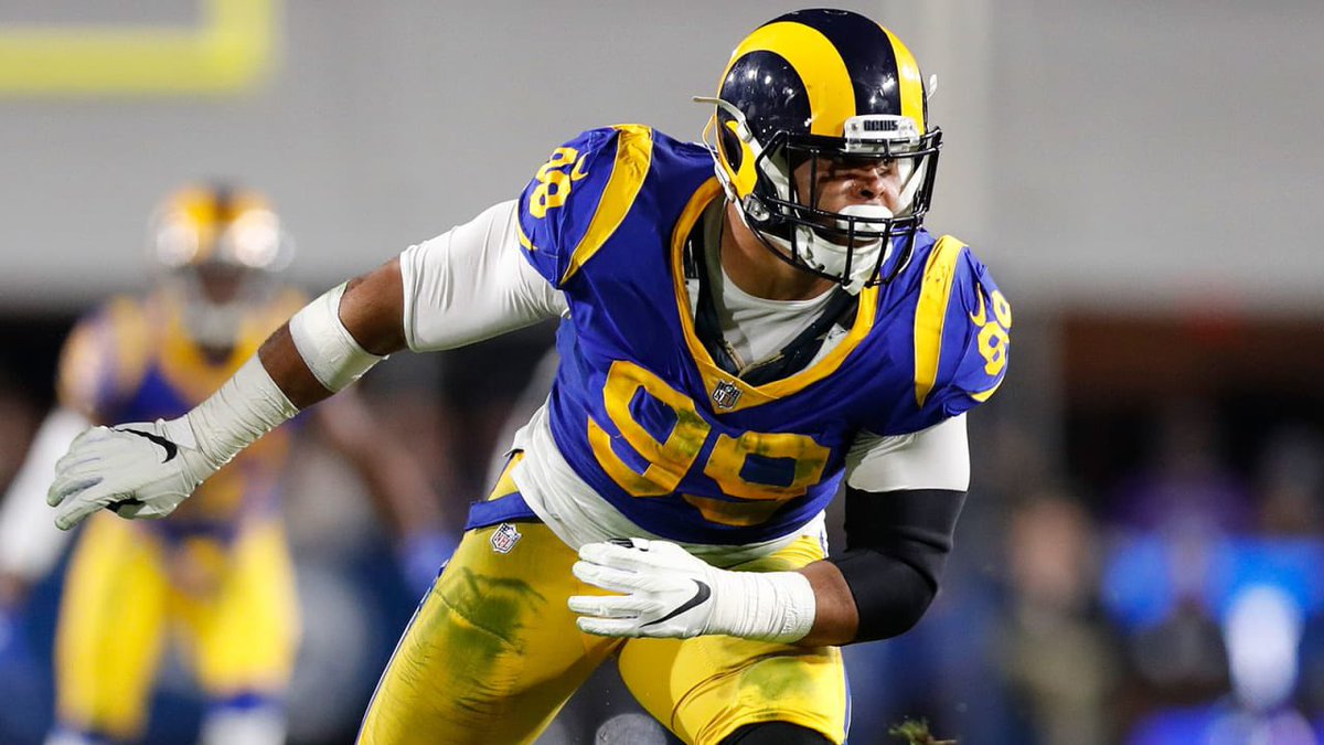 RamsTapes's tweet photo. Waiting for this notification… 📞 

Sources: The #Rams and Legendary DT Aaron Donald have agreed to a 1-year, 13 million dollar deal. https://t.co/6tgD3DcMYb