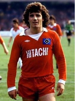 TSoftlens's tweet photo. @gem_louise23 @LFC Don't forget HSV. Here in Hamburg, too, Kevin was a fan favorite and played fantastic football. During his time at HSV, Kevin was twice awarded the Ballon d'Or as "European Footballer of the Year" and won the German championship in 1979. https://t.co/l1Xt6ZhQ7v