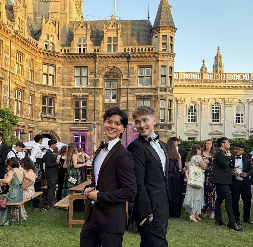 WMAMCouples's tweet photo. WMAM couple public figure # 25 - Tom Powell 🇬🇧 and Christian Suen 🇭🇰🇨🇳 
#wmam #whitemaleasianmale #interracial #interracialcouple #internationalcouple #wmam #internationallove #whiteguyasianguy #whiteguy #asianguy #asianguywhiteguy #british #hongkonger 
 #gaycouple #publicfigure https://t.co/HKnOpt7y80