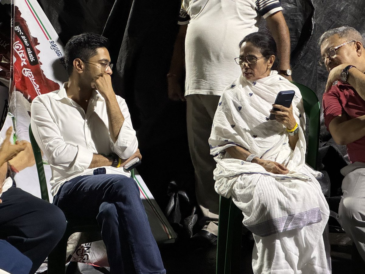 AITCofficial's tweet photo. Following the vandalism at our July 21 rally venue under the cover of darkness, our leader @MamataOfficial rushed to the site, accompanied by @abhishekaitc , @derekobrienmp , @KBanerjee_AITC ,  @Dolasen7 and @MahuaMoitra.

The way they have stayed awake through the night to oversee the situation and boost the morale of our party workers and supporters makes it clear that our unity is stronger than ever before. We will stand firm against the destructive forces of the @BJP4Bengal , and our struggle will grow even stronger.