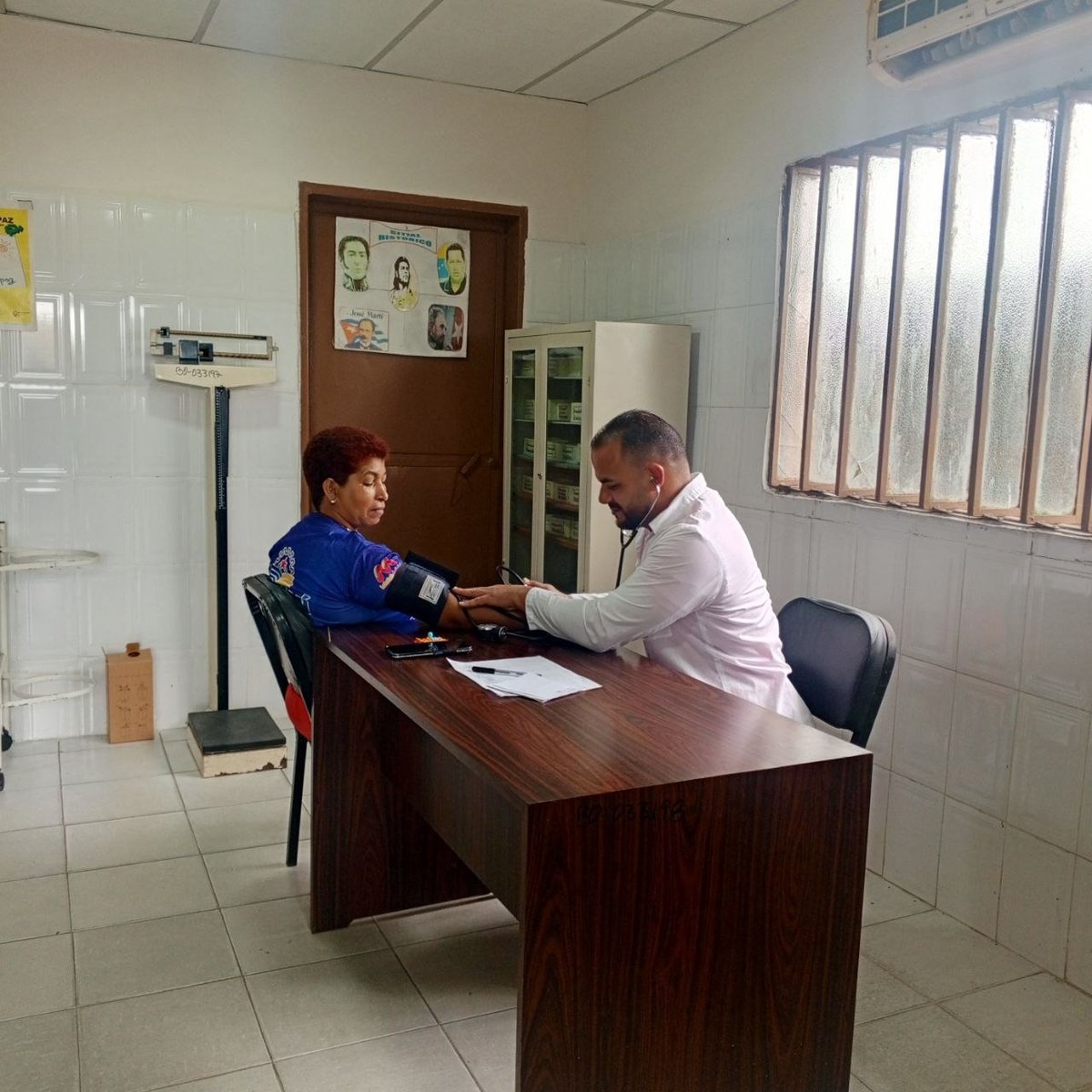 cubacooperaven's tweet photo. Desde los Consultorios Médicos Populares "Angosturita 3" y "La Malvinas" en el estado Bolívar, nuestra Brigada Médica "La Llovizna" reafirma su compromiso diario con la salud del hermano pueblo venezolano. ¡Seguimos adelante! 🩺🇻🇪🇨🇺

#CubaCoopera https://t.co/ODWW8R5Cl9