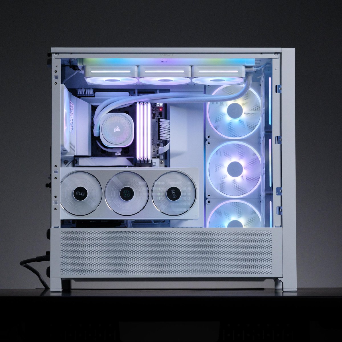 CORSAIR's tweet photo. White FRAME 5000D | Vertically Mounted GPU | Build Showcase

Have you ever tried mounting your GPU vertically? 

◻️ FRAME 5000D
◻️ iCUE LINK LX140-R RGB
◻️ TITAN 360 RX RGB
◻️ GIGABYTE X870E AORUS PRO ICE
◻️ RM1000e 

See more about today's build at the comment below! https://t.co/Bmh7pXVS6R